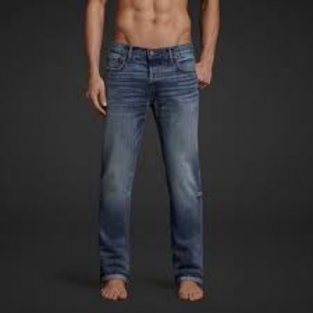 Abercrombie and Fitch Men’s Kilburn Low-Rise Bootcut Jean (30w x 30L)